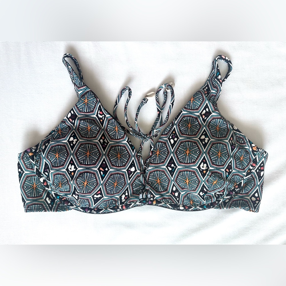 Coco Reef Women's Standard Verso Bikini Top 36/38D